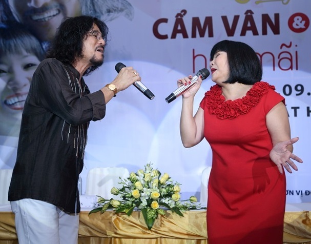 Cẩm Vân - Khắc Triệu ngọt ngào trên sân khấu khi hát cùng nhau