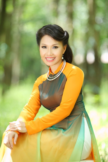 Bốn “sao” nữ của dòng nhạc dân ca trữ tình Việt Nam - 2 Bốn nữ ngôi sao sáng của dòng nhạc dân ca trữ tình Việt Nam