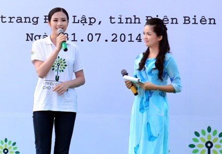 Hoa hậu Ngọc Hân "đội nắng" trồng cây ở Điện Biên Phủ - 7 Nhân dịp này, Ngọc Hân cũng chính thức trở thành đại sứ của Quỹ một triệu cây xanh do