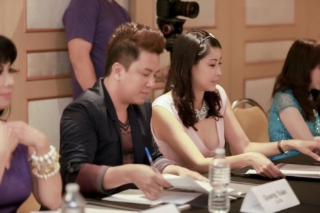 Sau đó sẽ chọn 25 thí sinh xuất sắc nhất vào đêm chung kết ngày 10/8