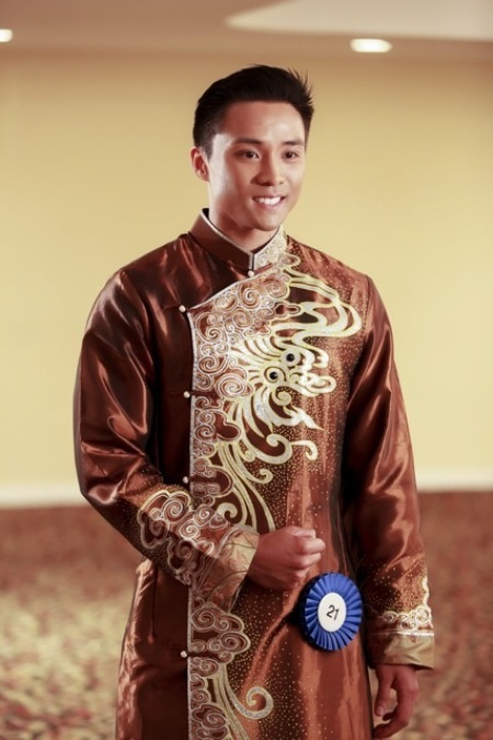 Thí sinh trong trang phục áo dài