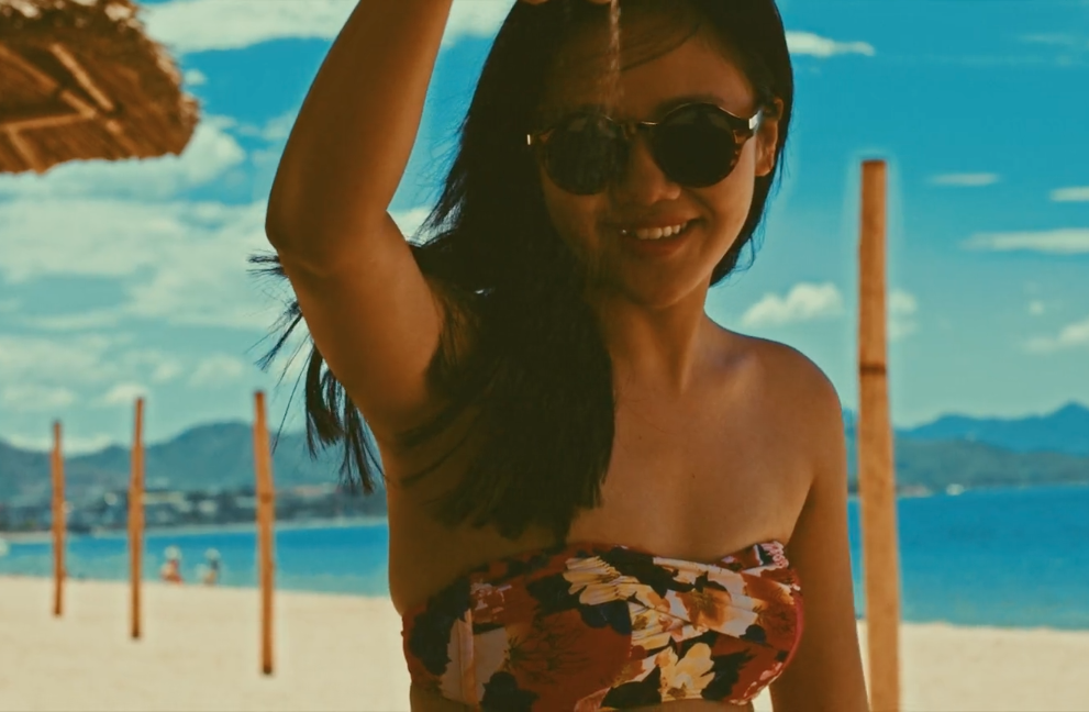 Văn Mai Hương lần đầu chụp hình với bikini - 8 Văn Mai Hương nóng bỏng với bikini trên biển