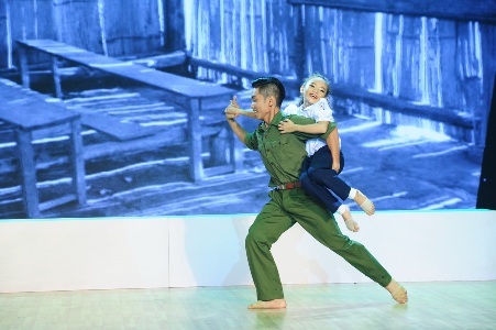 Đội Đoan Trang - Phan Hiển tiếp tục mang đến những bài trình diễn đầy ý nghĩa 