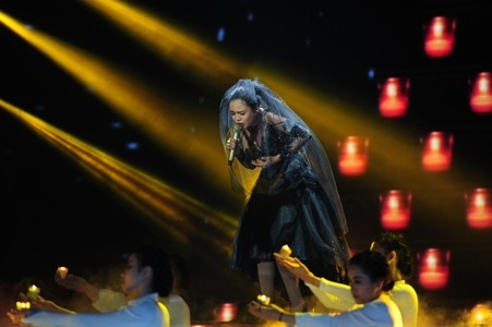 Giang Hồng Ngọc hát như trút hết tâm sự