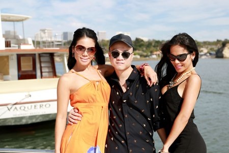 Dịp này, Đỗ Mạnh Cường cũng đã hội ngộ cùng hai chị em ca sĩ hải ngoại Trúc Lam - Trúc Linh.