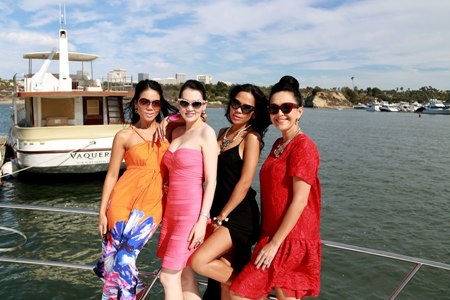 Những người đẹp khoe sắc trên chiếc du thuyền sang trọng ở đất Mỹ.