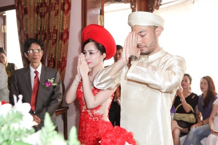 "Cá sấu chúa" Quỳnh Nga hạnh phúc bên chú rể Doãn Tuấn - 2 Vì cả hai đều không thích gây chú ý nên đã giữ kín những thông tin về ngày vui của mình.