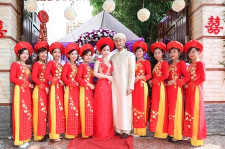 "Cá sấu chúa" Quỳnh Nga hạnh phúc bên chú rể Doãn Tuấn - 3 Cho đến hôm nay thì cặp đôi mới chính thức chia sẻ với công chúng bức ảnh hạnh phúc.