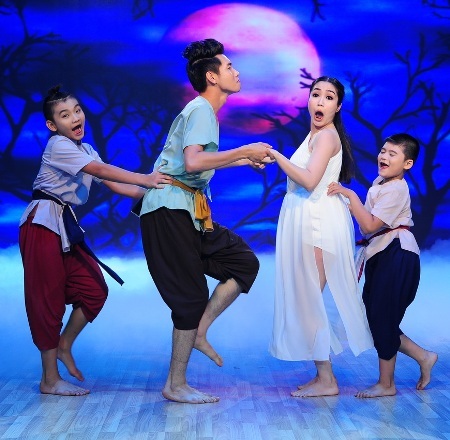 Mang bầu tháng thứ 6, Ốc Thanh Vân vẫn nhảy tưng bừng