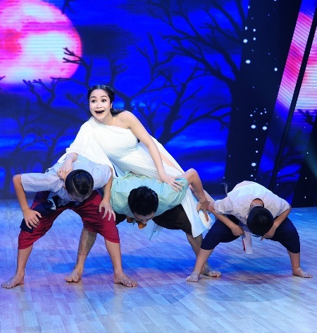 Phần trình diễn của các thầy trò đã nhận được sự cổ vũ cuồng nhiệt từ khán giả.