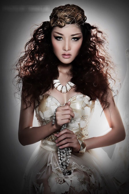 Hoa hậu Triệu Thị Hà "lột xác" sau scandal trả vương miện - 2 Hoa hậu Triệu Thị Hà lột xác sau scandal trả vương miện