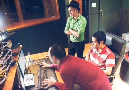 Dương Triệu Vũ thức trắng đêm vì "hit" mới - 5 Dự án mới này là một sáng tác của nhạc sĩ Nguyễn Hải Phong viết riêng cho Dương Triệu Vũ.