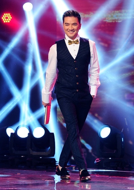 Đàm Vĩnh Hưng lịch lãm và sang trọng