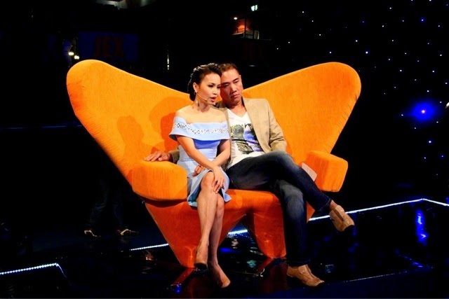 Vợ chồng Cẩm Ly - Minh Vy ăn ý trên ghế giám khảo