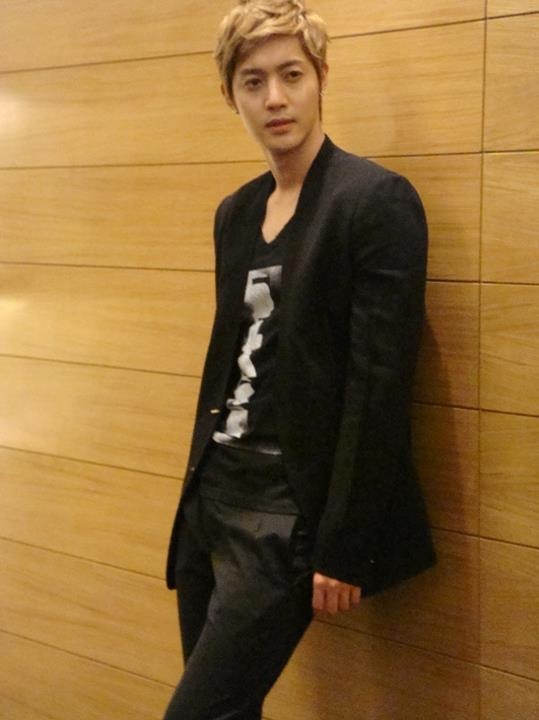 "Bão" scandal gây "tổn thương" hình ảnh thần tượng xứ Hàn - 3 Dù bạn gái cũ rút đơn kiện nhưng Kim Hyun Joong vẫn bị mất điểm trong mắt khán giả