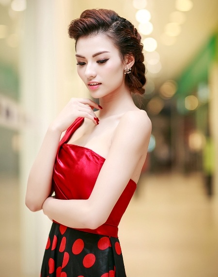 Vẻ đẹp sắc sảo của "chân dài" Hồng Quế - 5 Vẻ đẹp sắc sảo của chân dài Hồng Quế
