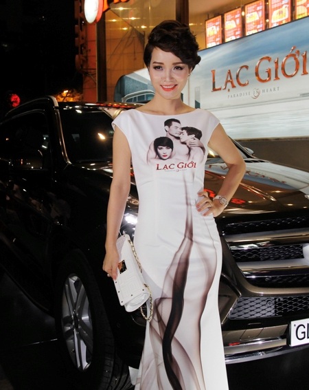 Mai Thu Huyền rạng rỡ bên dàn sao Việt - 1 Mai Thu Huyền rạng rỡ bên dàn sao Việt