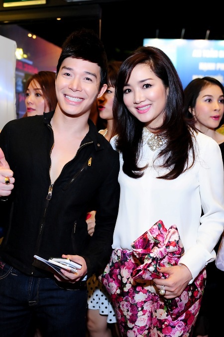 Mai Thu Huyền rạng rỡ bên dàn sao Việt - 8 Hoa hậu Giáng My trẻ đẹp bên ca sĩ Nathan Lee