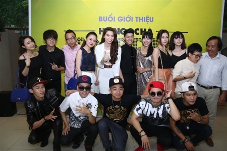 Hồ Ngọc Hà xuyên Việt miễn phí vì sinh viên