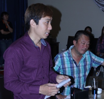 Đại diện phía công ty Việt Show phát biểu trong buổi gặp báo chí tại TPHCM ngày 14/10