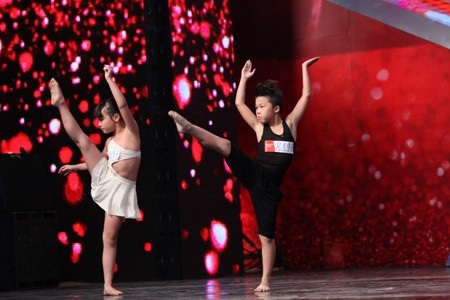 Giám khảo Vietnam’s got talent "choáng" với màn giả Thị Mầu của bé trai 8 tuổi - 5 Cặp đôi nhí múa đương đại Đức Huy - Thục Nhi