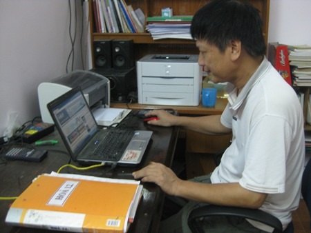 Bí quyết dạy học của "ông giáo làng" nổi tiếng - 3 Tài liệu tham khảo quý báu của thầy chính là internet.