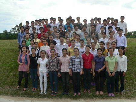 Hơn 10 năm qua, nhiều thế hệ học sinh đều đỗ đạt cao từ lớp học của ông giáo làng.