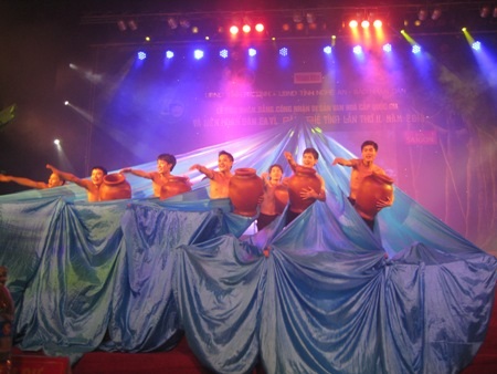 Dân ca, ví dặm Nghệ Tĩnh trở thành di sản Văn hóa Quốc gia - 1 Một số tiết mục Văn nghệ trong đem khai mạc
