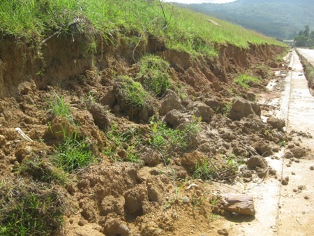 Sạt lở nghiêm trọng tại dự án đê điều hàng trăm tỷ đồng - 1 Đoạn sạt lở kéo gần 500km