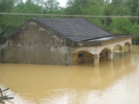 Nhiều vùng vẫn bị cô lập