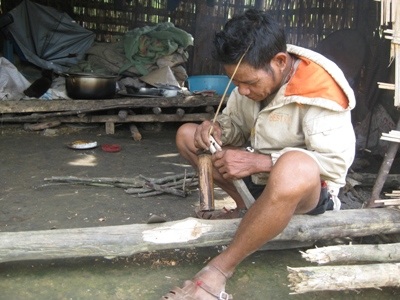 Ông Hồ Phương bên bộ mõ của mình