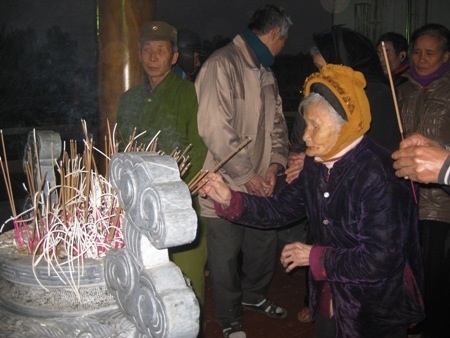 Khánh thành đài tuởng niệm Nhân dân hy sinh tại chiến truờng Đồng Lộc - 3 Đông đảo bà con nhân dân và...