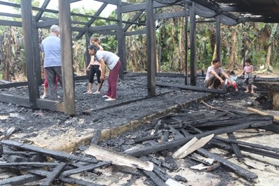 Toàn bộ ngôi nhà bị bà hỏa thiêu rụi