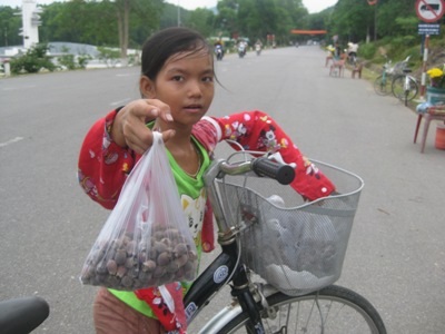 Một túi sim này có giá khoảng 9 ngàn đồng.