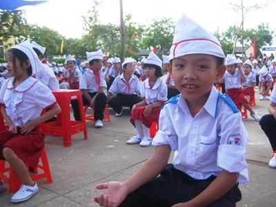Niềm vui lần đầu đến trường của học sinh Hà Tĩnh.