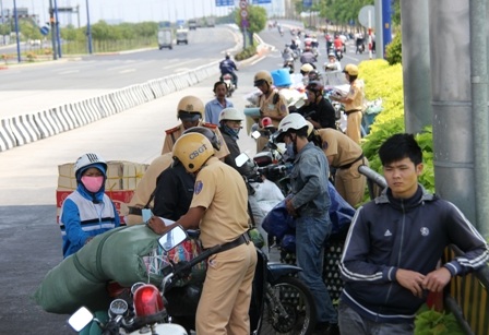 Gần 1.500 cảnh sát giao thông không nhận hối lộ hơn 200 triệu đồng