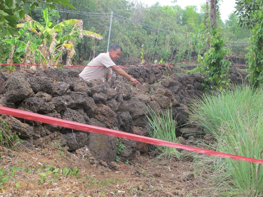 Nghi án bé gái 6 tuổi bị hiếp, giết - 1 Hiện trường vụ án mạng