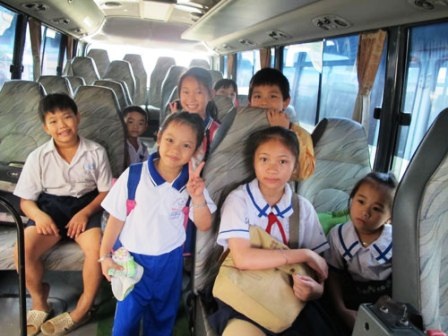 “Rút ruột” tiền ngân sách trợ giá xe buýt đưa rước học sinh - 1 “Rút ruột” tiền ngân sách trợ giá xe buýt đưa rước học sinh