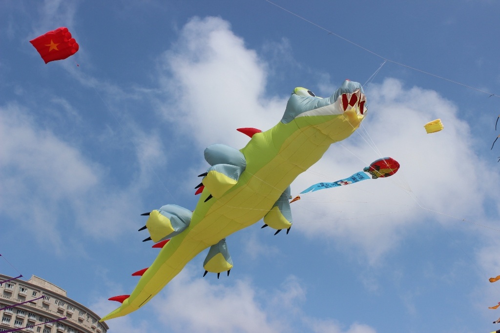 Vất vả thả diều “khủng” dài trăm mét - 7 Diều
năm nay được tạo hình những con vật hết sức độc đáo, ngộ nghĩnh