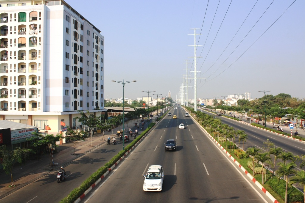 Thông xe thêm 4km đường nội đô đẹp nhất TPHCM - 4 … về khu vực Ngã tư Bình Triệu chưa tới
10 phút với đoạn đường dài gần 5km