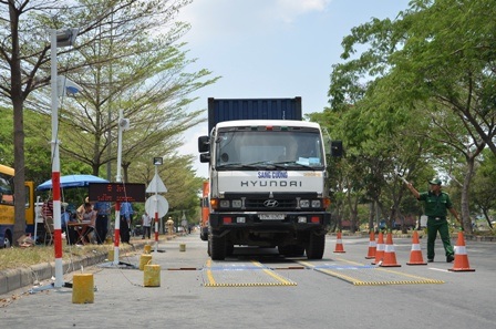 Cân tự động chặn xe quá tải từ cửa ngõ TPHCM