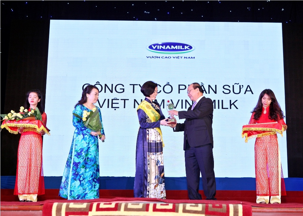 Vinamilk được vinh danh thương hiệu vàng thực phẩm Việt Nam 2014 - 2 Đọc những thông tin kinh tế - tài chính mới nhất trên