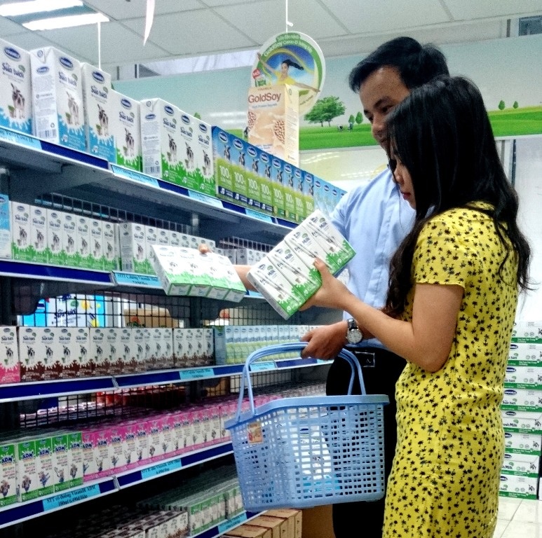 Vinamilk được vinh danh thương hiệu vàng thực phẩm Việt Nam 2014 - 3 Đọc những thông tin kinh tế - tài chính mới nhất trên