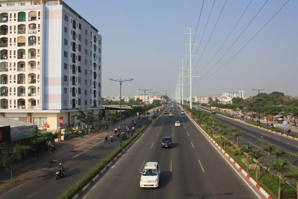 Không để nhà siêu mỏng xuất hiện trên đại lộ kiểu mẫu - 1 Không để nhà siêu mỏng xuất hiện trên đại lộ kiểu mẫu