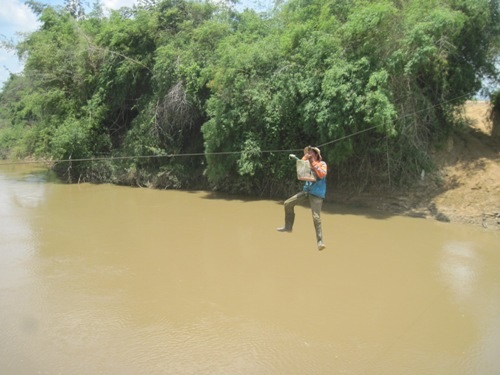 Khi đu dây là con đường mưu sinh duy nhất - 1 Không đu dây thì không biết làm thế nào để mưu sinh.