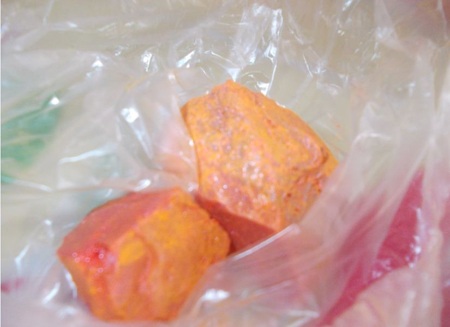 Loại thuốc bột ngừa rắn có giá bán 20.000 đồng/gói.