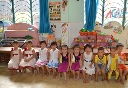Ngôi trường mẫu giáo có đến 6 cặp sinh đôi - 1 Các bé song sinh tại Trường mẫu giáo Hoàng Yến