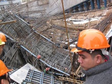 Bộ trưởng Thăng cảnh cáo tổng thầu đường sắt Cát Linh - Hà Đông - 2 Bộ trưởng Đinh La Thăng yêu cầu thay Tổng chỉ huy công trường
dự án đường sắt Cát Linh - Hà Đông