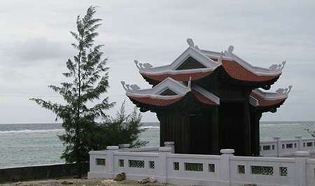 Cổng chùa Phúc Vinh
Đường quay mặt ra biển.