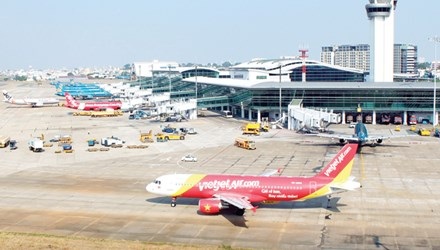 Cục hàng không VN: Bắt cấp dưới lo kinh phí đi nước ngoài - 1 Cảng hàng không miền Bắc. Ảnh: Hồng Vĩnh.